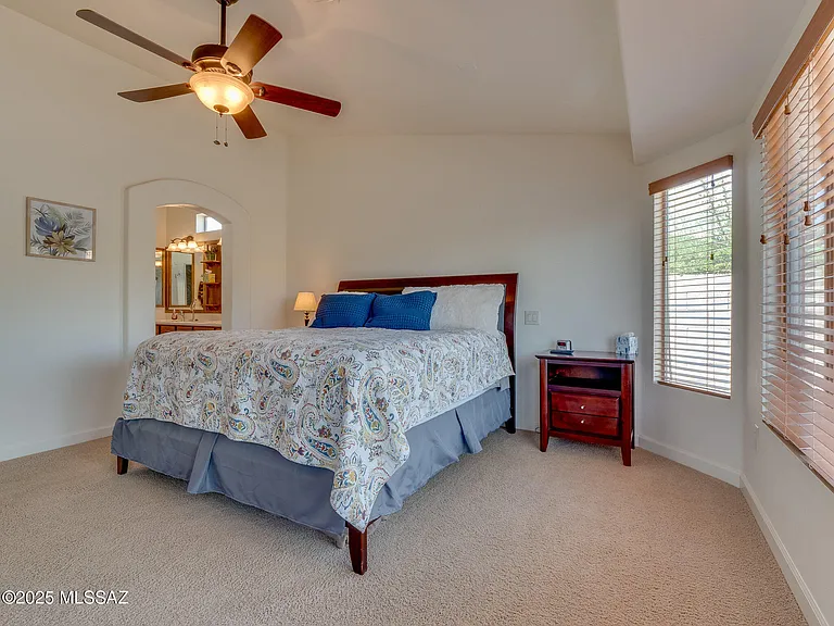 61736 E Oakwood Dr — Photo 11