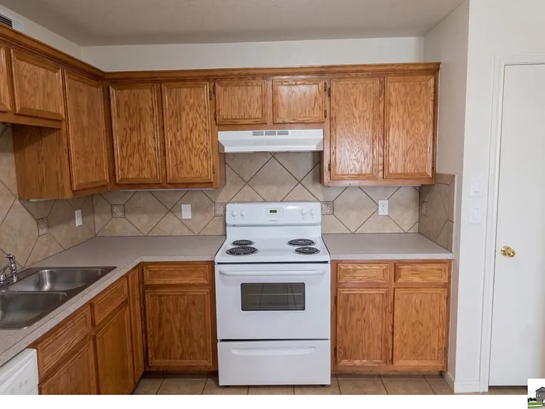 2915 Sunflower Trl #B — Photo 5