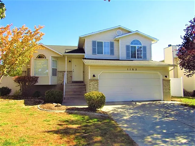 1102 N 2675 W