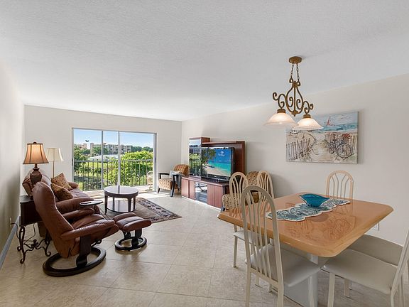 3rd image of 7006 Huntington Lane #404