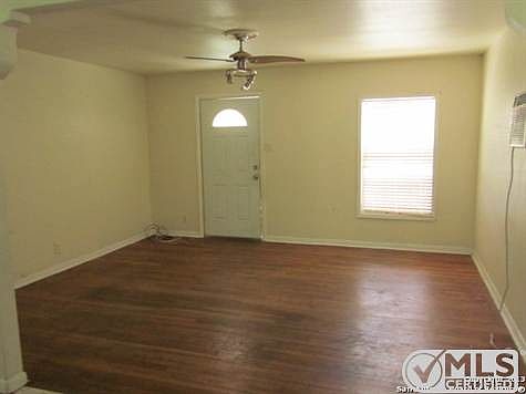 4th image of 131 Oxford Dr