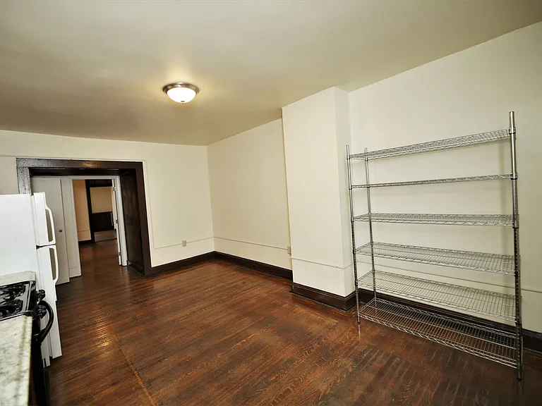 2125 Saint Paul St — Photo 7