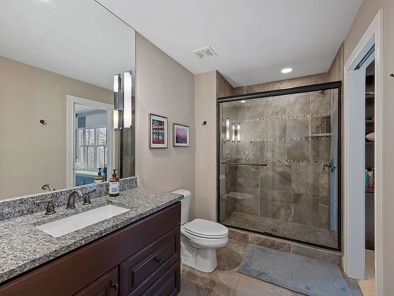 7715 Cathedral Hill Dr — Photo 32