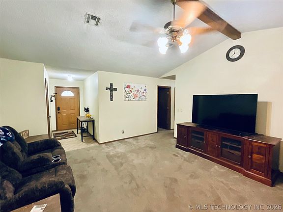 3rd image of 1105 W Vicksburg Pl