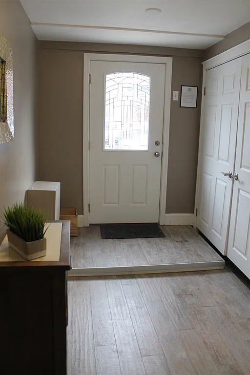 3 bed, 1.0 bath, 763 sqft, $4,200 — Photo 2