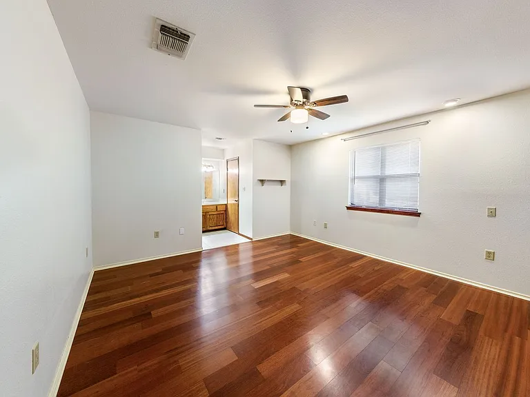 57 Woodcreek Dr — Photo 13
