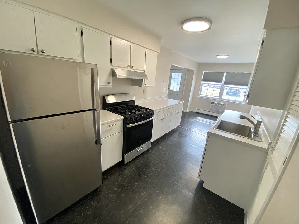 1 Colonial Rd #99