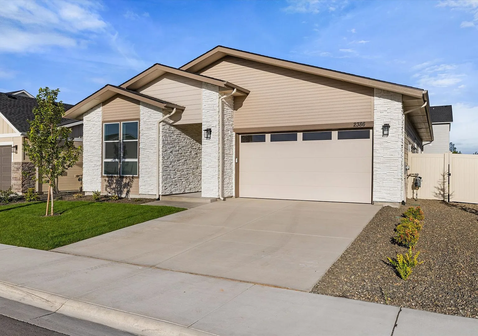 Brand New 3 Bedroom Home in Star — Photo 2