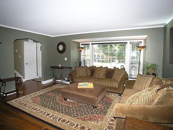 3rd image of 10027 S Artesian Ave