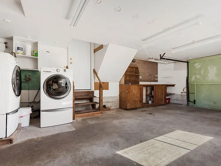 517 Pecks Dr — Photo 15