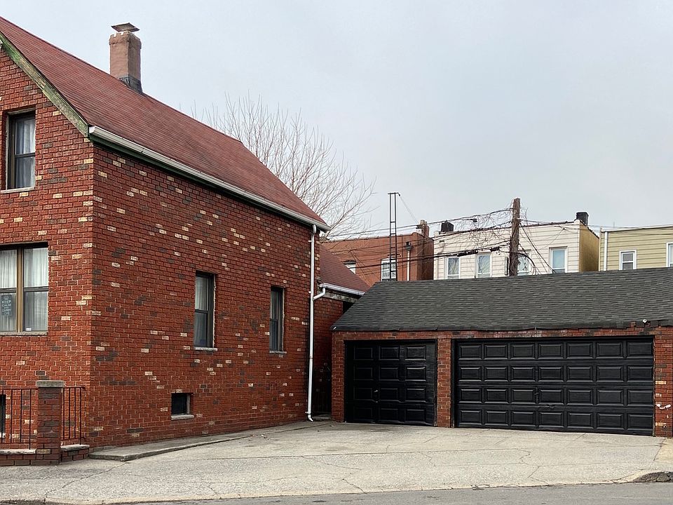 2nd image of 4128 Newtown Rd