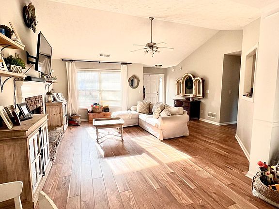 4th image of 3002 Brookstone Ln
