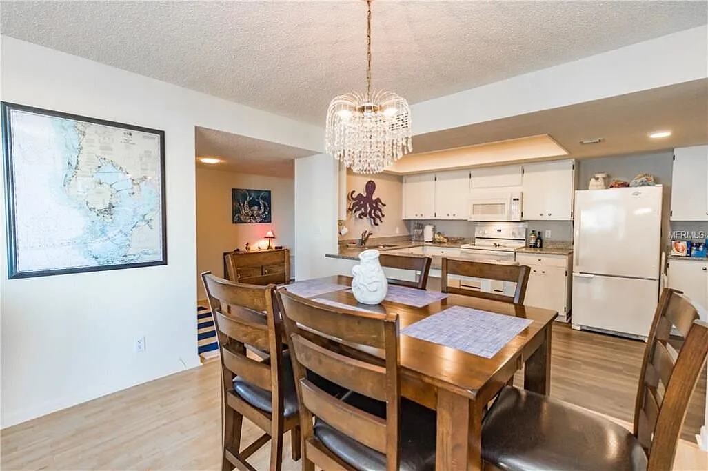 2 bed, 1380 sqft, $5,400 — Photo 2