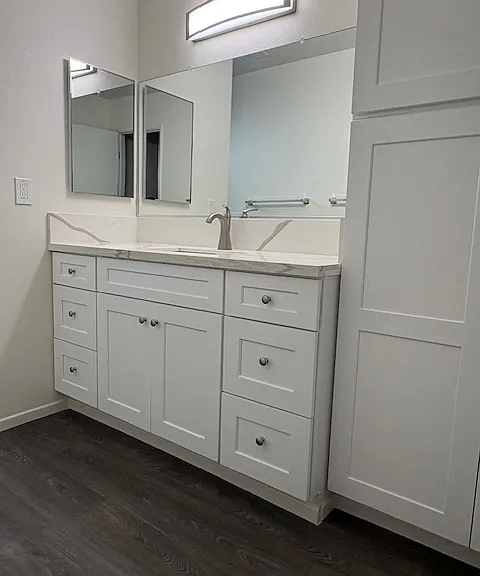 The Enrique Apartments — Photo 33