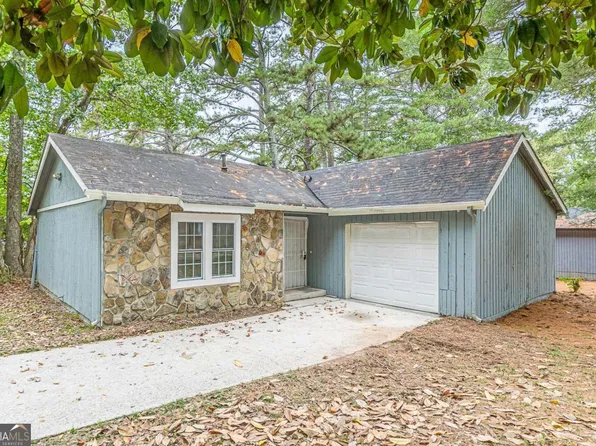 8685 Woodside Ln, Jonesboro, GA 30238