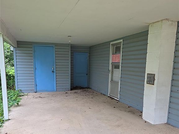 2nd image of 828 Johanna St