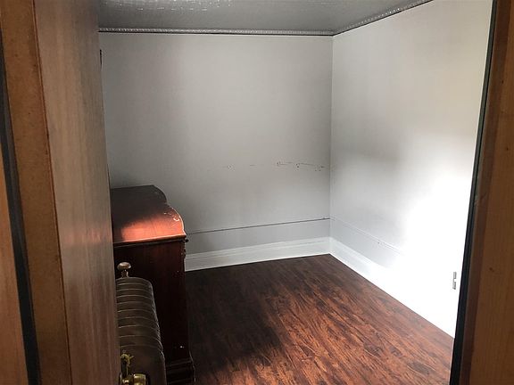 4th image of 143 Laidlaw Ave Floor 2
