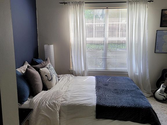 2nd image of 800 Peachtree St NE APT 1103
