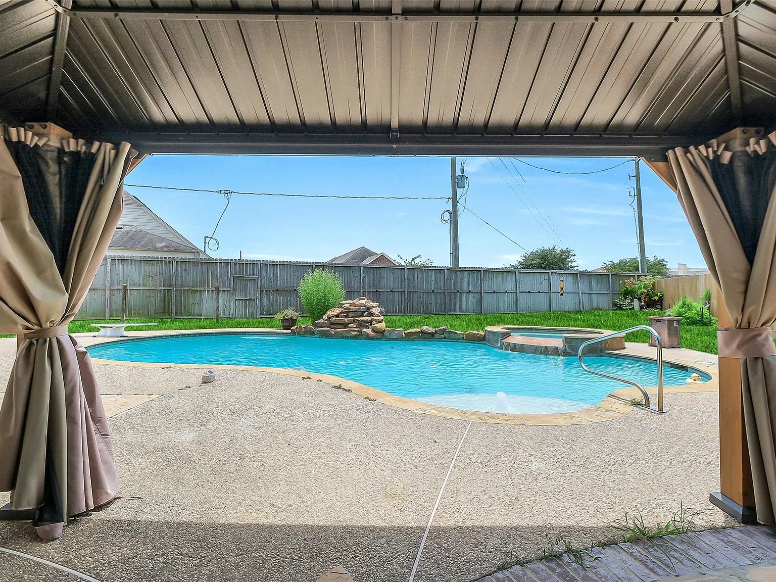 5 bed, 3.5 bath, 4456 sqft, $4,750 — Photo 4