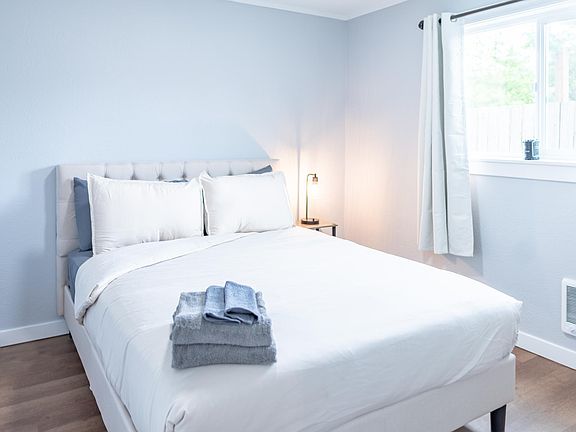 4th image of 153 Barnacle Ave NW APT 1