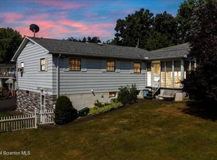 1221 Mine St, Old Forge, PA 18518