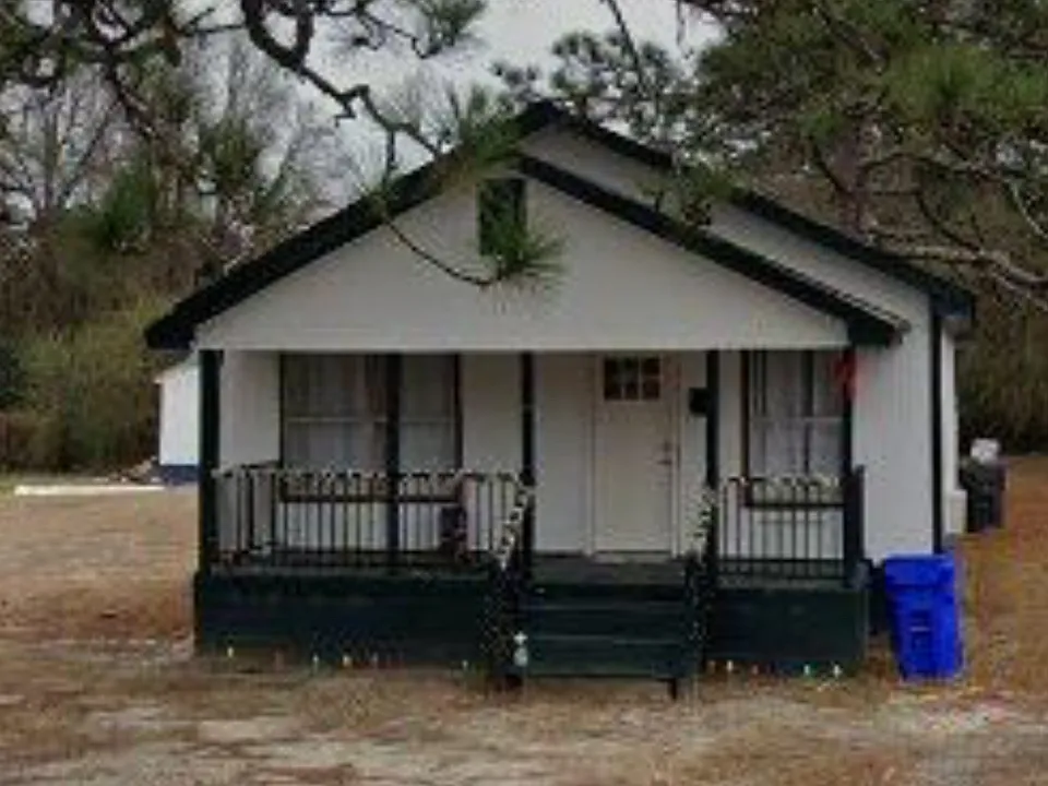 307 Lee St