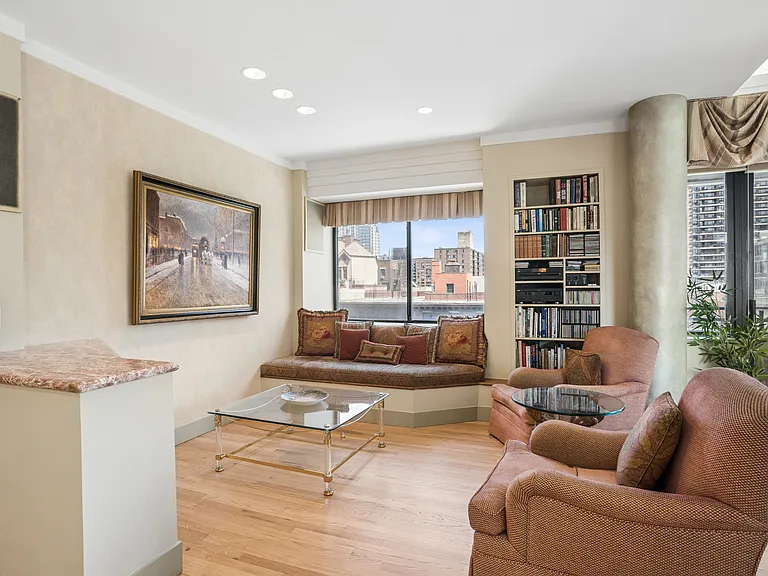 275 W 96th St #11I — Photo 4