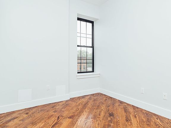 5th image of 35 Claver Pl #3N