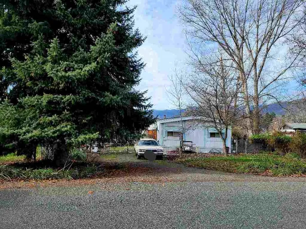 230 Valley Dr, Yreka, CA 96097