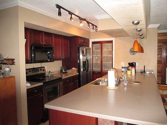 3rd image of 664 SE Degan Drive