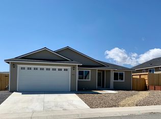 4535 Rutledge St, Fernley, NV 89408