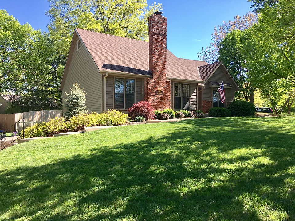 Huge corner lot