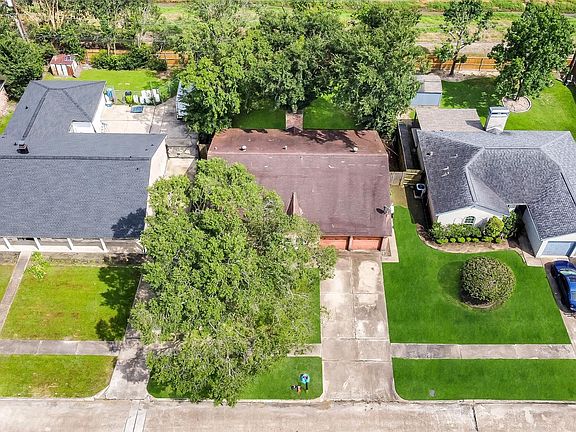 2nd image of 1223 River Rock Dr