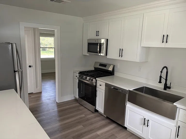1004 Wilson Dr — Photo 11