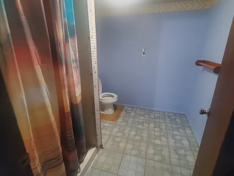 6035 Arthur Ave — Photo 18
