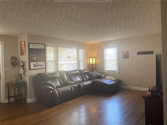 2nd image of 1112 Wilkie Dr