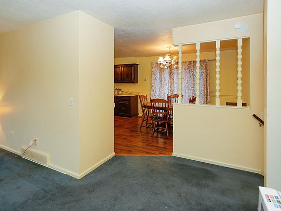 58536 W Greenfield Ct-105