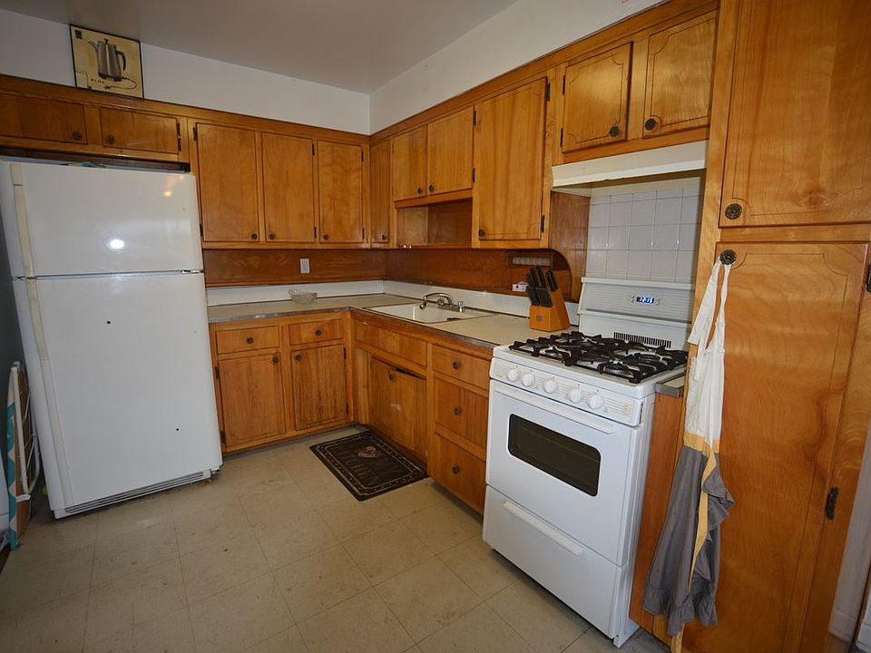 2nd image of 28-25 33rd St #D14