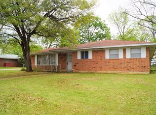 109 Pecan Dr, Elgin, TX 78621