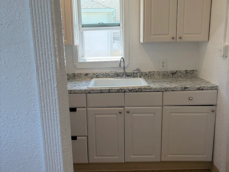 E Maple Ave — Photo 4