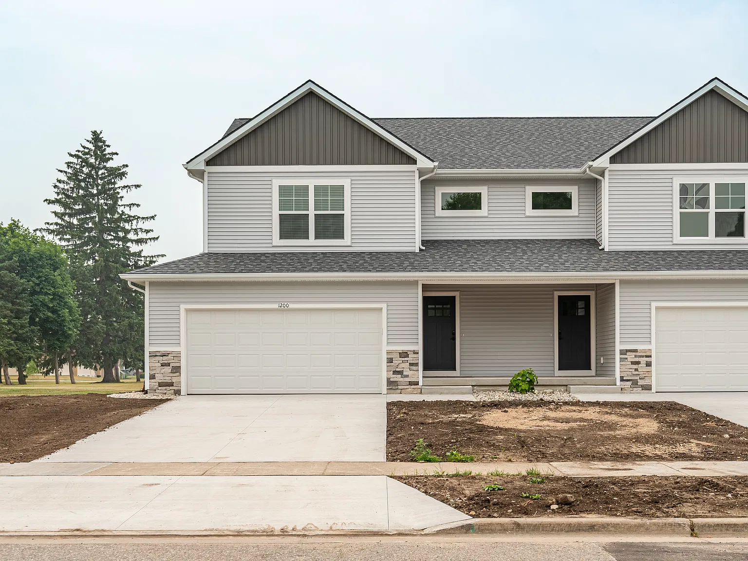 3 bed, 2.5 bath, 1500 sqft, $2,350 — Photo 1