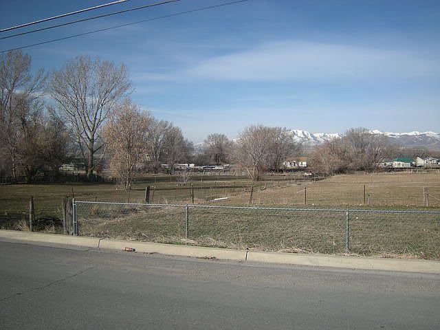2nd image of 1856 N 600th St W