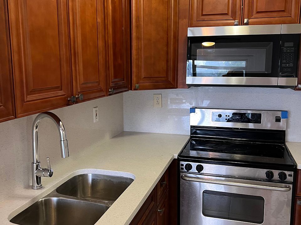 1st image of 735 NE 13th Ct APT 4