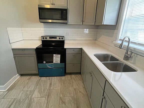 5th image of 1738 W 20th St