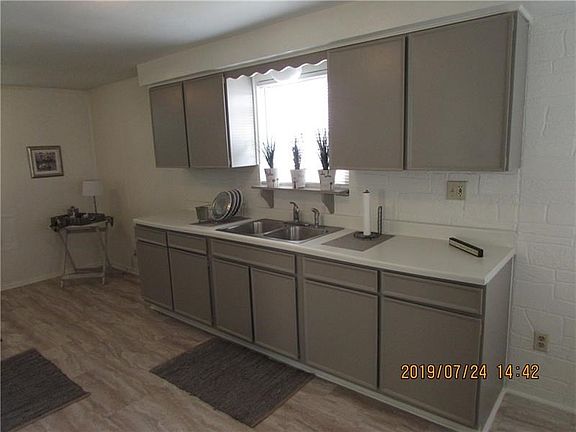 3rd image of 611 Highland Ave