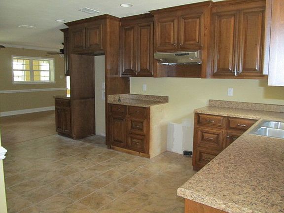 3rd image of 292 Creekside Dr
