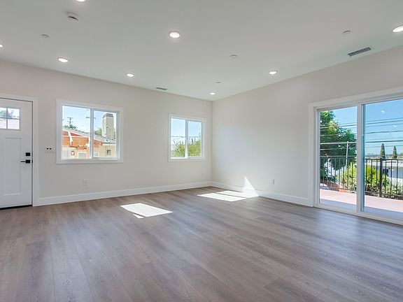 4th image of 315 Lado De Loma Dr #4