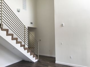 6816 Independence Ave, Canoga Park, CA 91303