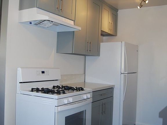 3rd image of 326 W University Ave APT 5