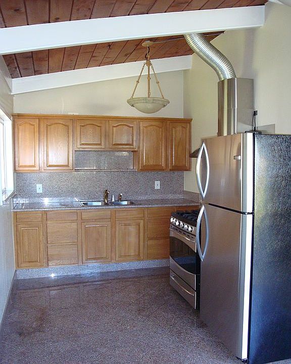 2nd image of 1569 Nob Hill Ave